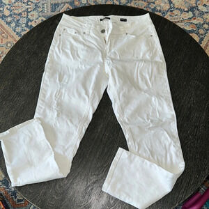 Supplies Vintage Peg moderately distressed white denim